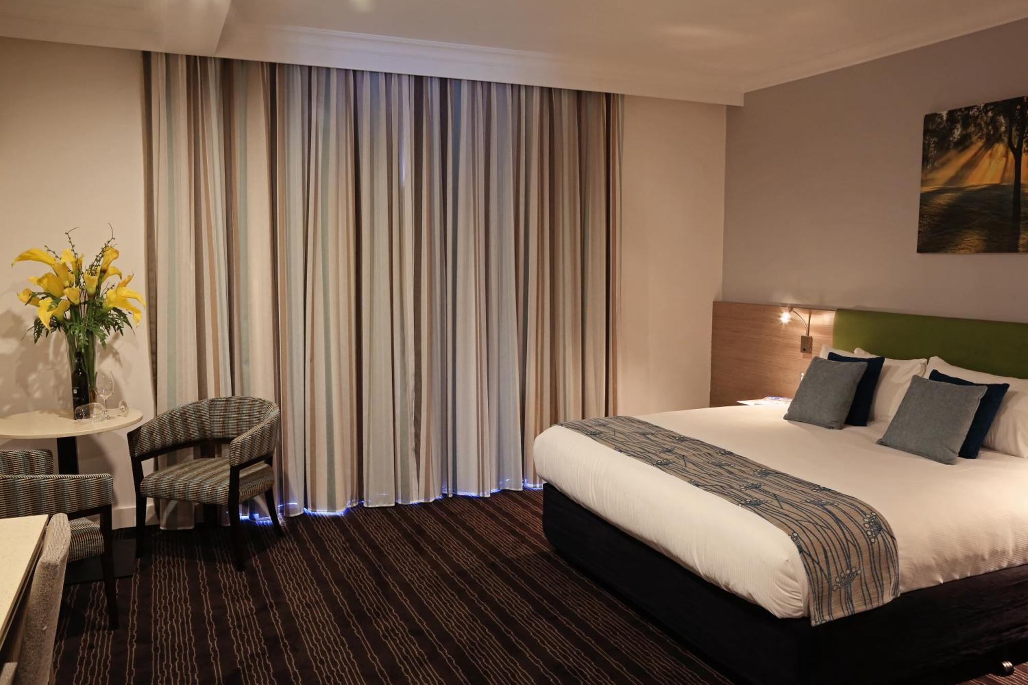 Novotel Vines Resort Swan Valley The Vines Room photo
