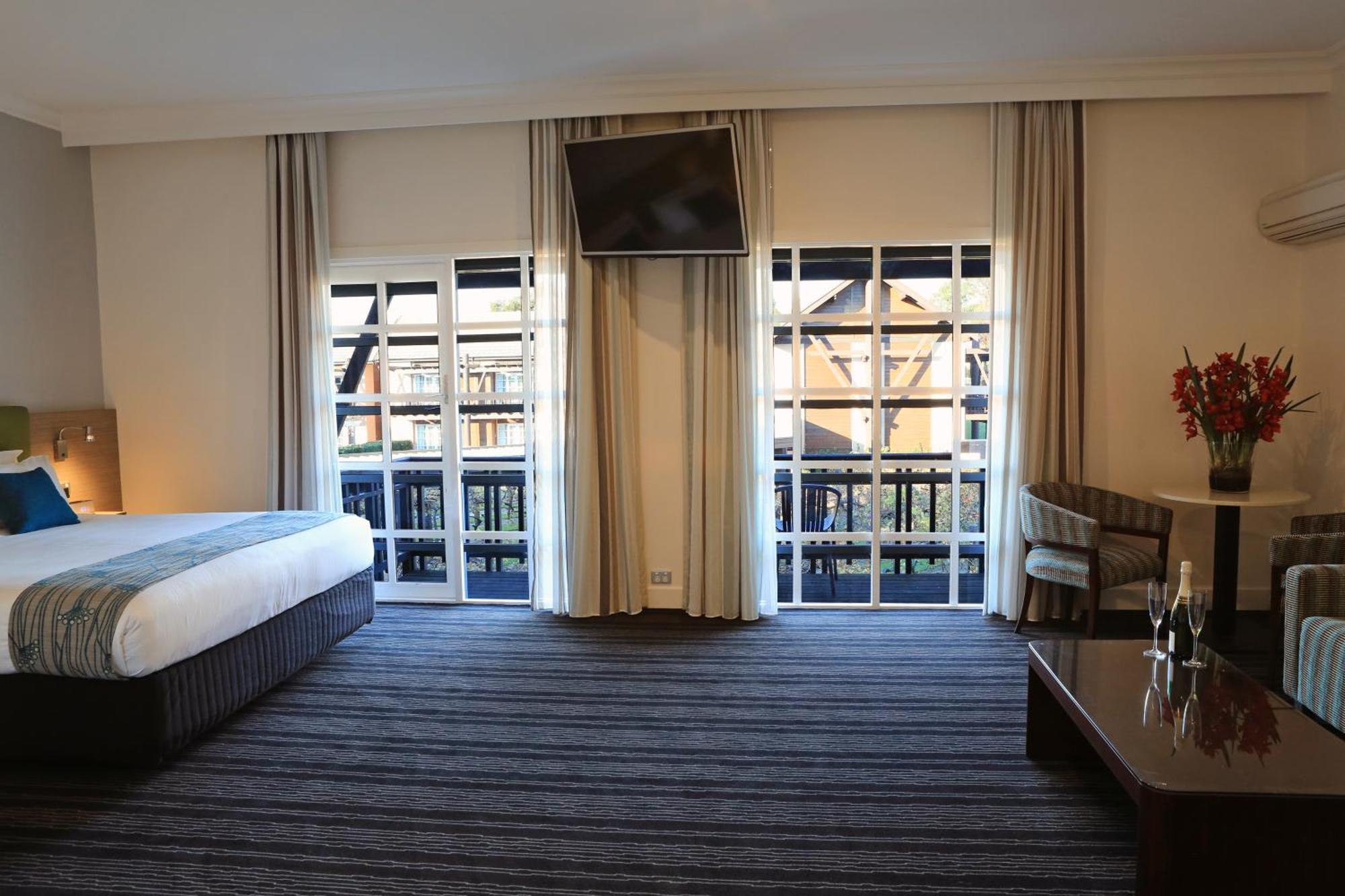 Novotel Vines Resort Swan Valley The Vines Room photo